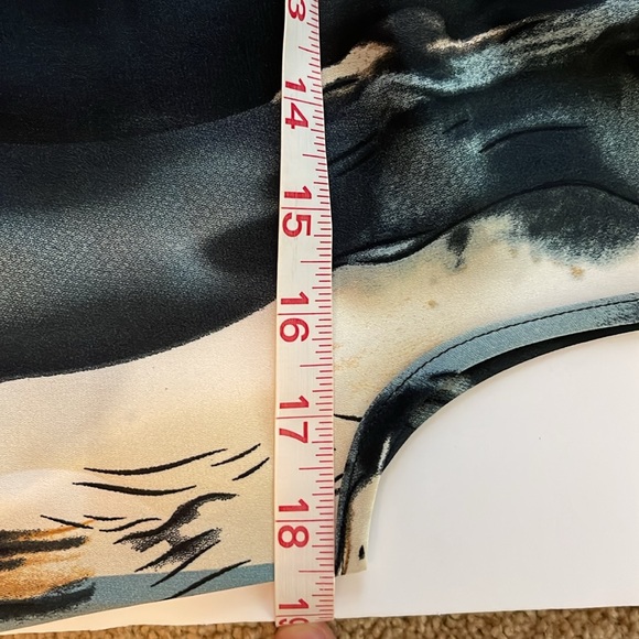 2X Host Pick 🎉 Marble Print button front blouse Size S (4) V neck Sleeveless top - Picture 7 of 7